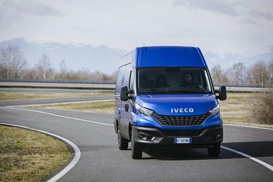 Iveco Daily Van 2019 года  (фото 4 из 17)